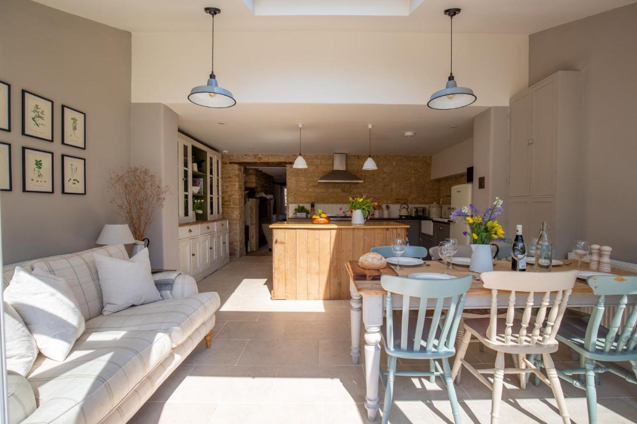 Gleneda Cottage - A Renovated, Traditional Cotswold Cottage Full Of Charm With Fireplace And Garden Bourton on the Hill Kültér fotó