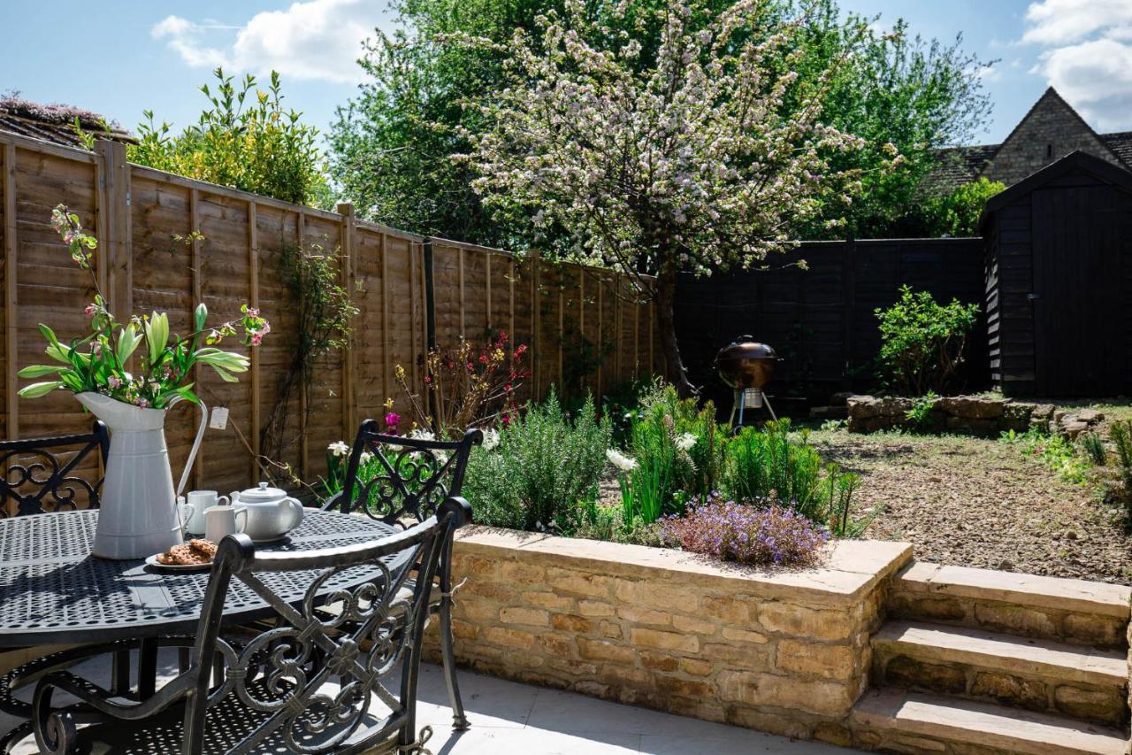 Gleneda Cottage - A Renovated, Traditional Cotswold Cottage Full Of Charm With Fireplace And Garden Bourton on the Hill Kültér fotó