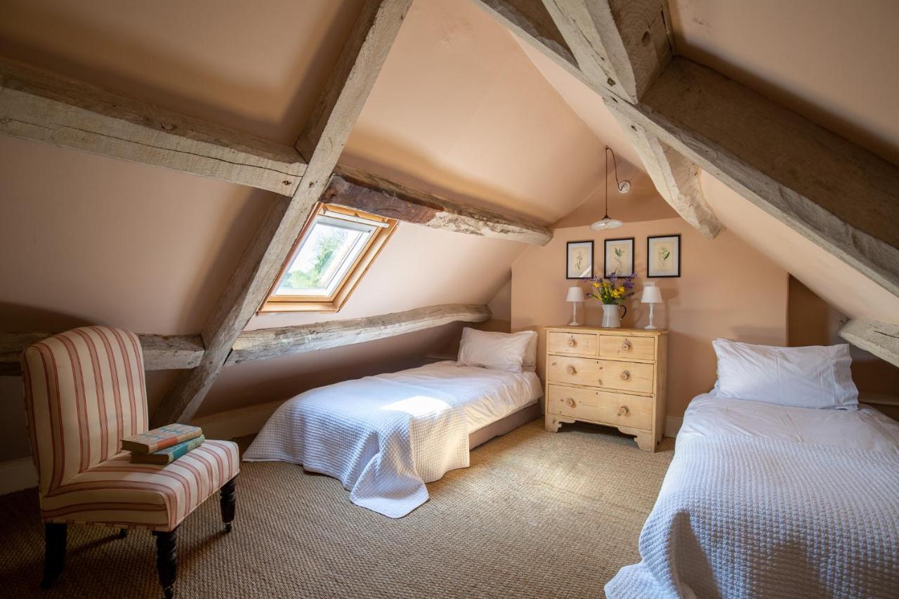 Gleneda Cottage - A Renovated, Traditional Cotswold Cottage Full Of Charm With Fireplace And Garden Bourton on the Hill Kültér fotó