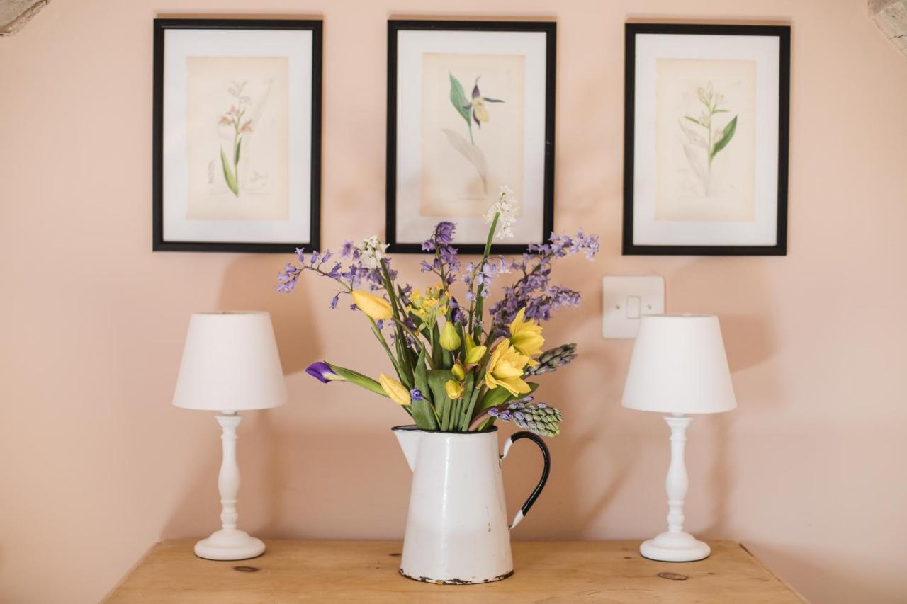 Gleneda Cottage - A Renovated, Traditional Cotswold Cottage Full Of Charm With Fireplace And Garden Bourton on the Hill Kültér fotó