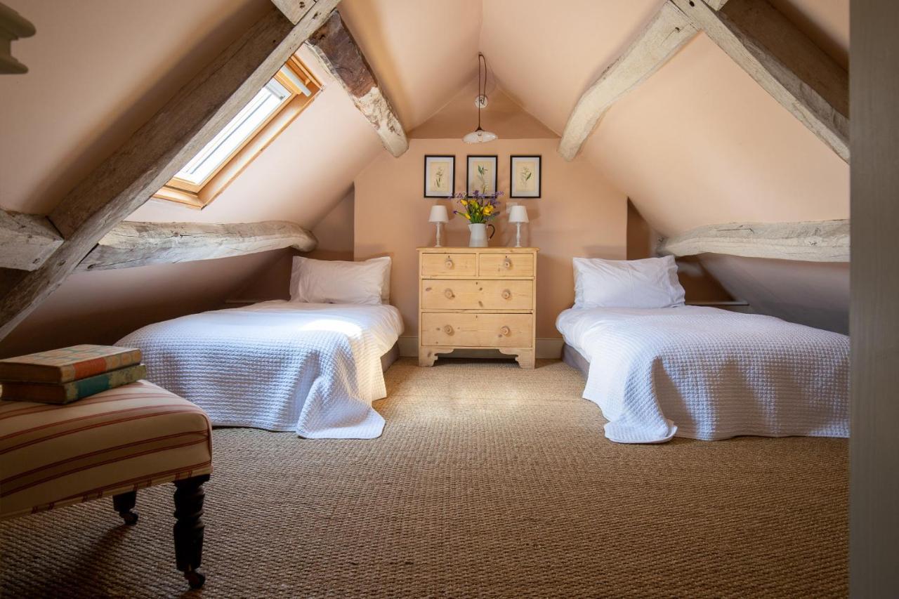 Gleneda Cottage - A Renovated, Traditional Cotswold Cottage Full Of Charm With Fireplace And Garden Bourton on the Hill Kültér fotó